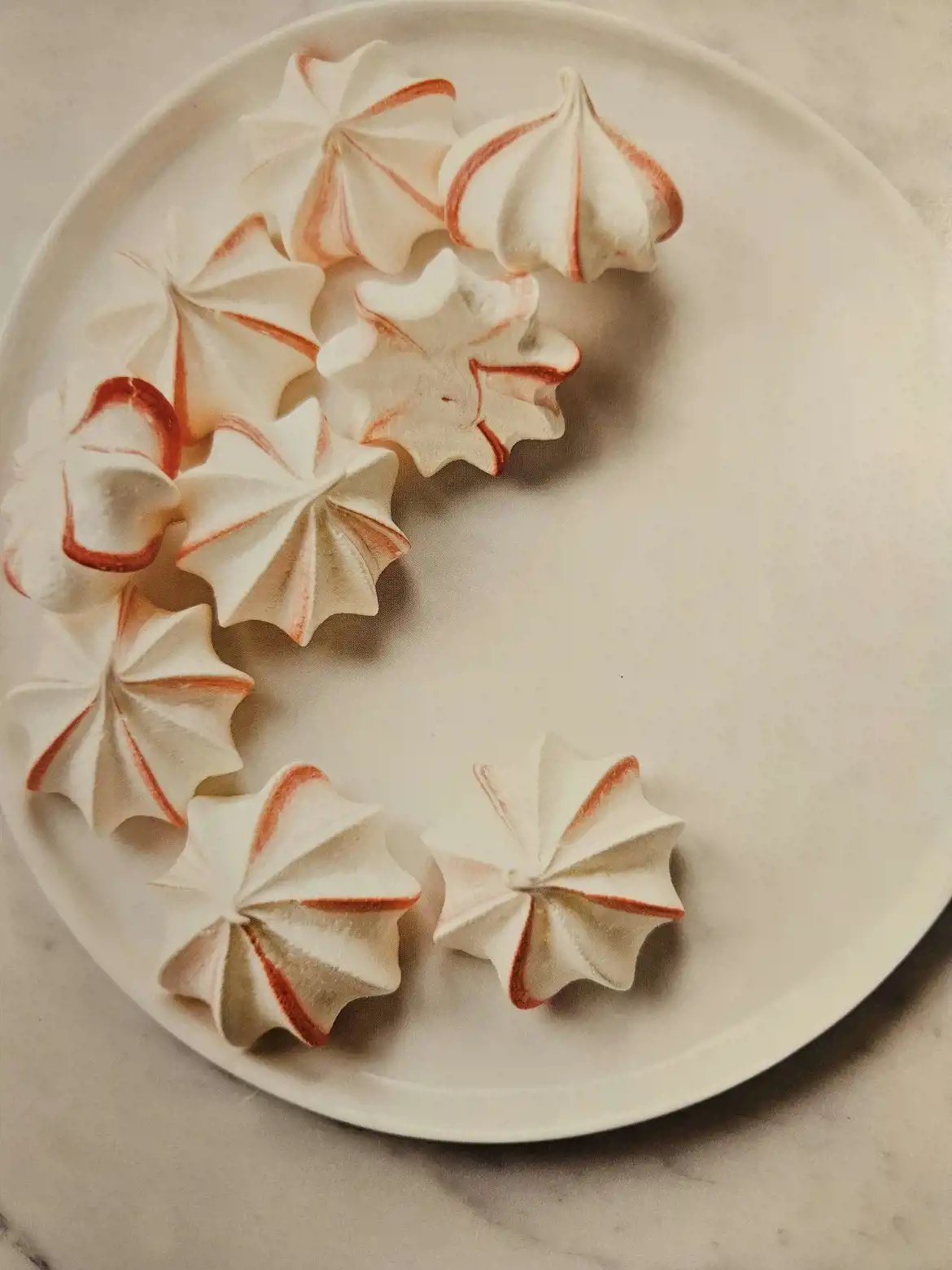 Red and White Meringue Kisses 