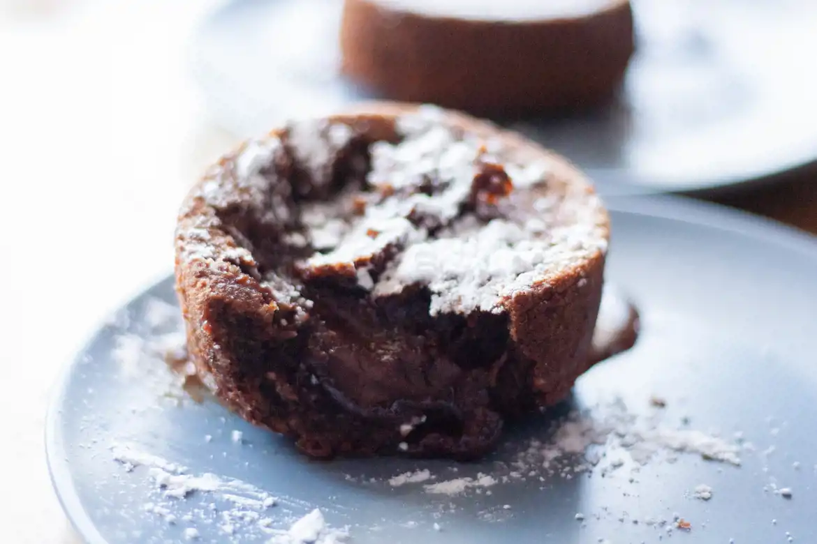 Air Fryer Chocolate Lava Cake