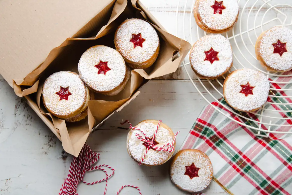 Traditional Linzer Cookies